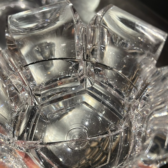 Set of Two Large and Small Lucite Acrylic Grainware Bowls by William Bounds - Picture 5 of 6